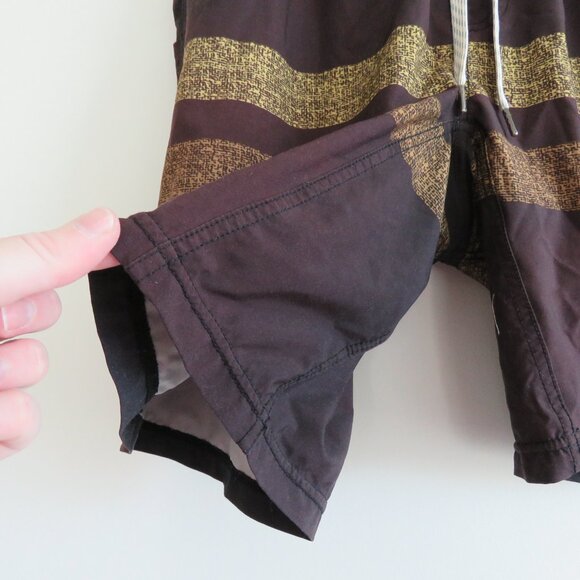 VUORI Kore Shorts in Brown Canyon Texture Athleisure Workout Gorpcore Gym Size L - Picture 8 of 14